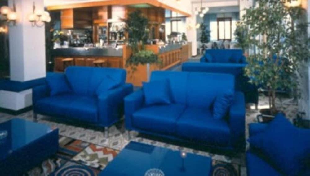 Hotel Majestic ペザロ エクステリア 写真